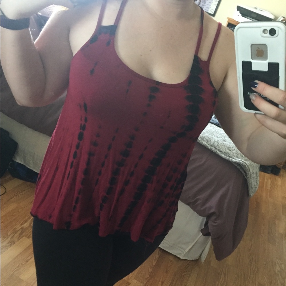Red top - Picture 3 of 4